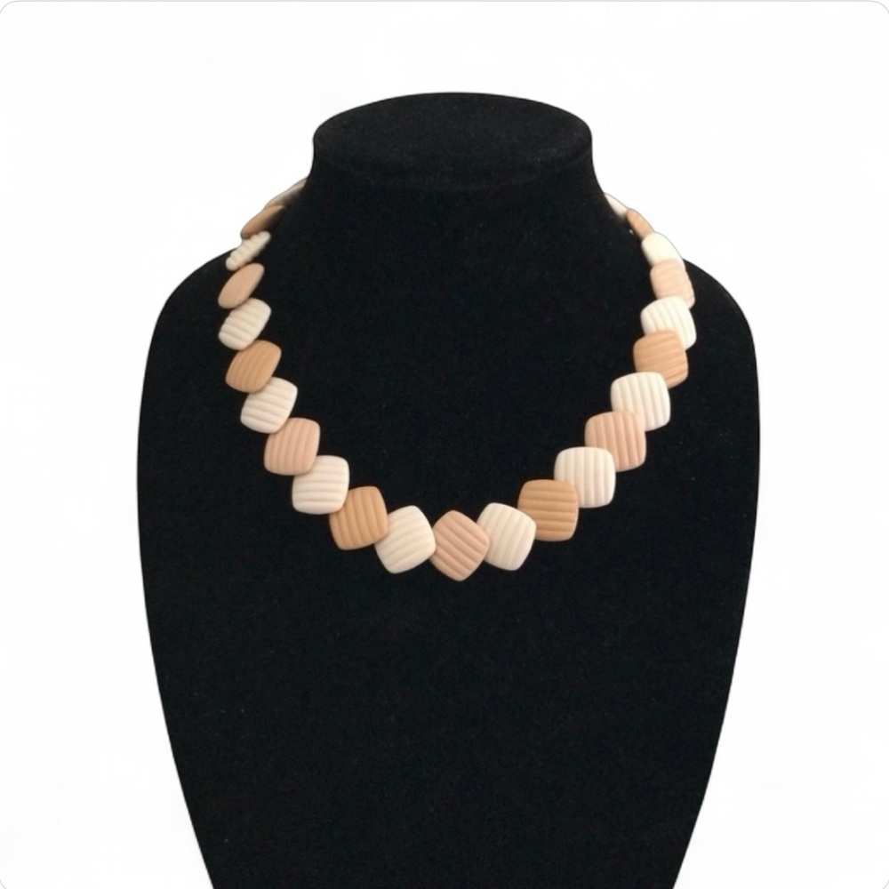 Vintage AVON 1985 Summer Sands - Dusty Pink & Cream Ribbed Square Beads19” Retro - Picture 6 of 10